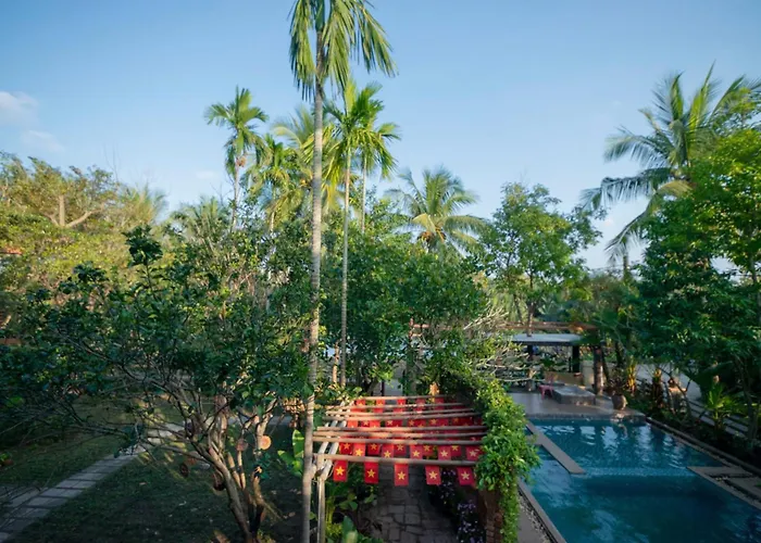 King Room Pool View