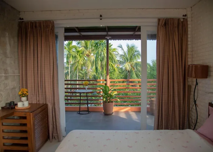 King Room Pool View